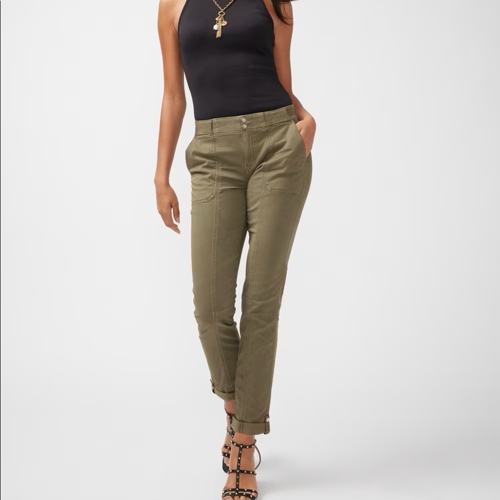 Mid-Rise Pret-A-Pedi Crop Pants